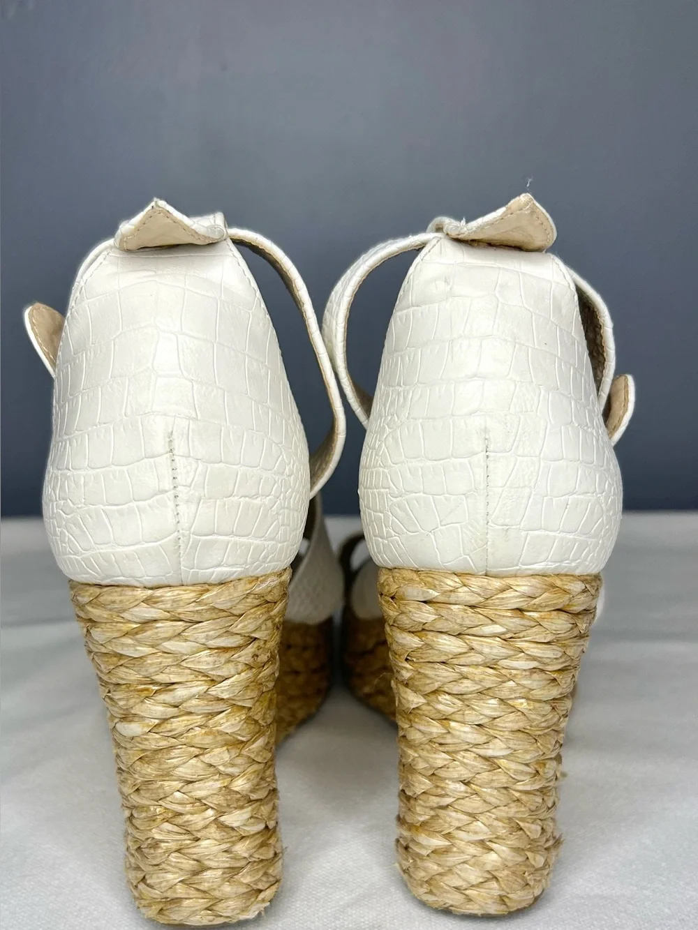Coconuts By Matisse Mickie Sandals‎ Womens 9 / 40 White Croc Espadrille Wedge